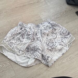 Lululemon Gray Floral Shorts, Size 6